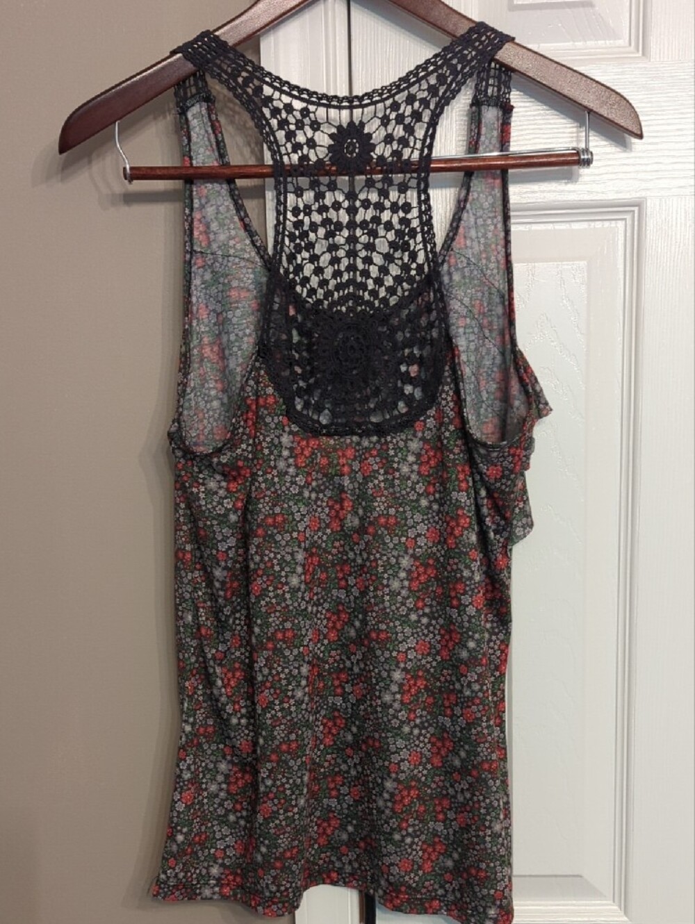 Y2K Floral Ruffle Crochet Racerback Tank Boho Cottage Coastal - Picture 3 of 7
